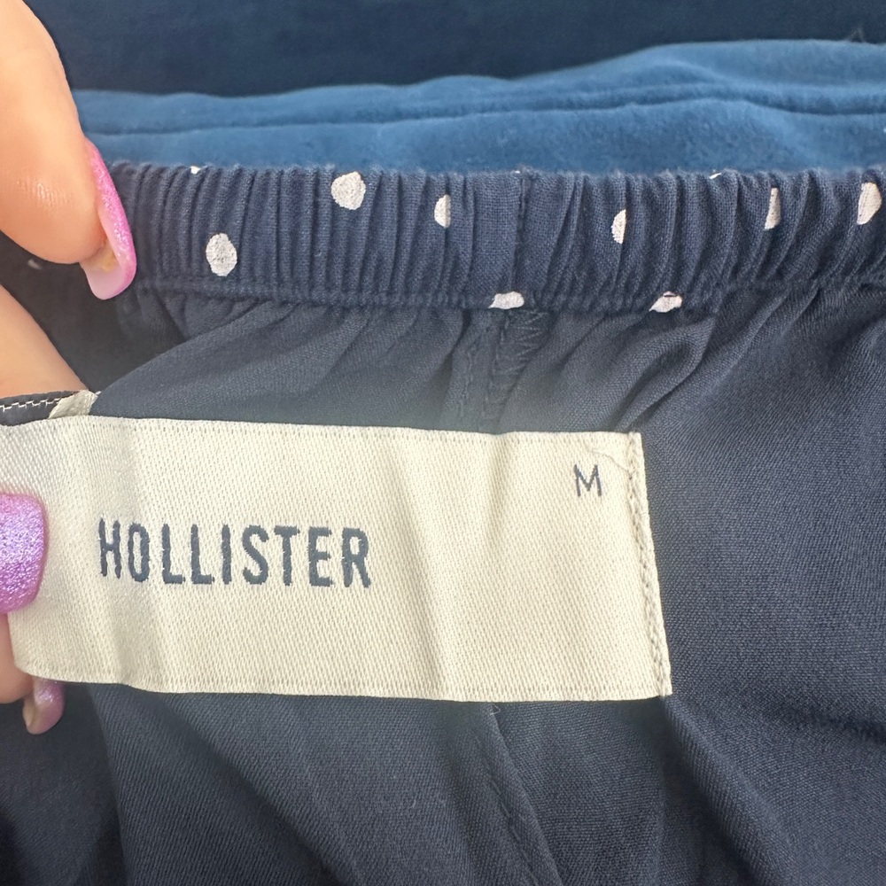 Hollister Navy Skirt with White Dots - Picture 3 of 3